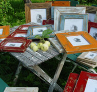 Großer Landhaus Bilderrahmen 60x80 cm – Natur-Hell / Hellbraun – Recyceltes Alt-Holz