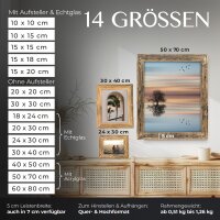Quadratischer Bilderrahmen 30x30 cm aus recyceltem Alt-Holz in Hellblau