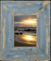 Exklusiver Landhaus Bilderrahmen aus recyceltem Alt-Holz hellblau Sky 18x24 cm, 7 cm Leiste