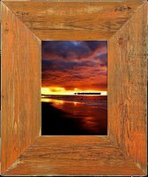 Exklusive Landhaus Bilderrahmen aus recyceltem Alt-Holz in Orange mit 7cm breiter Leiste – Vintage und Rustikal 10x15cm