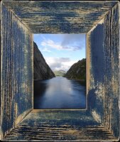 Exklusive Landhaus Bilderrahmen aus recyceltem Alt-Holz in Dunkelblau/Dark Sky mit 7cm breiter Leiste – Vintage und Rustikal 15x20cm